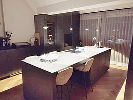 Kücheninsel mit Esstisch